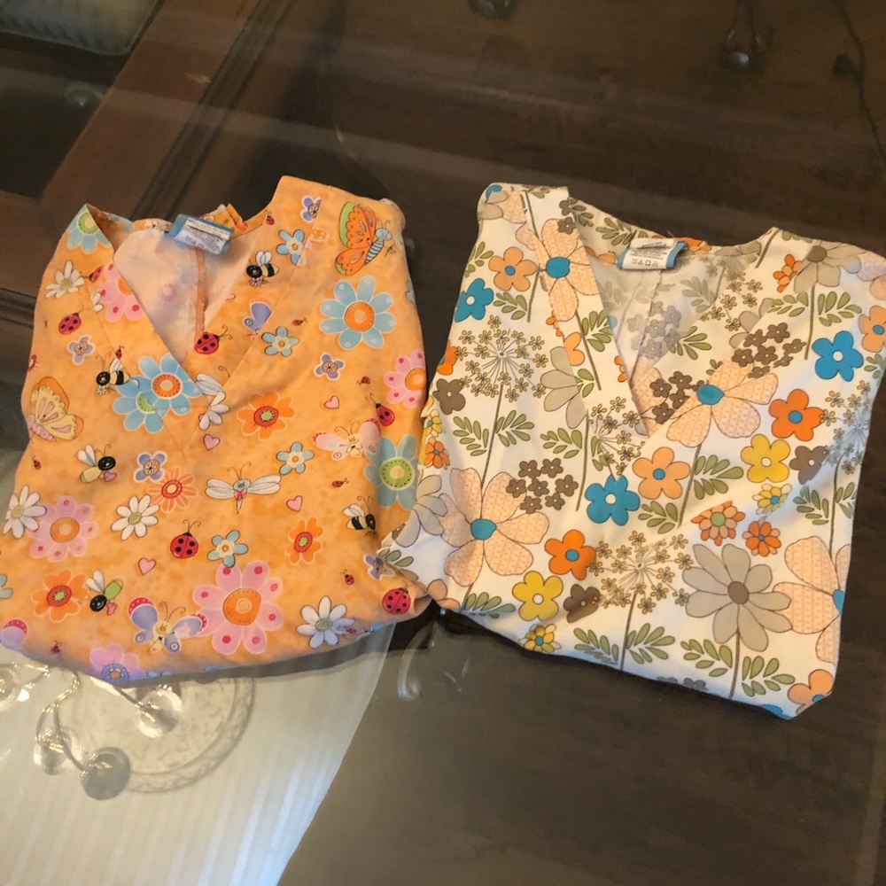 2 medium scrub tops